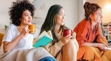 أبراج تختار قضاء عيد الفطر في المنزل لمتابعة نمو أطفالها